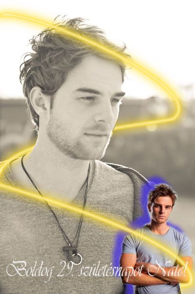 nate-buzz-nathaniel-buzolic-29450647-399-600.jpg
